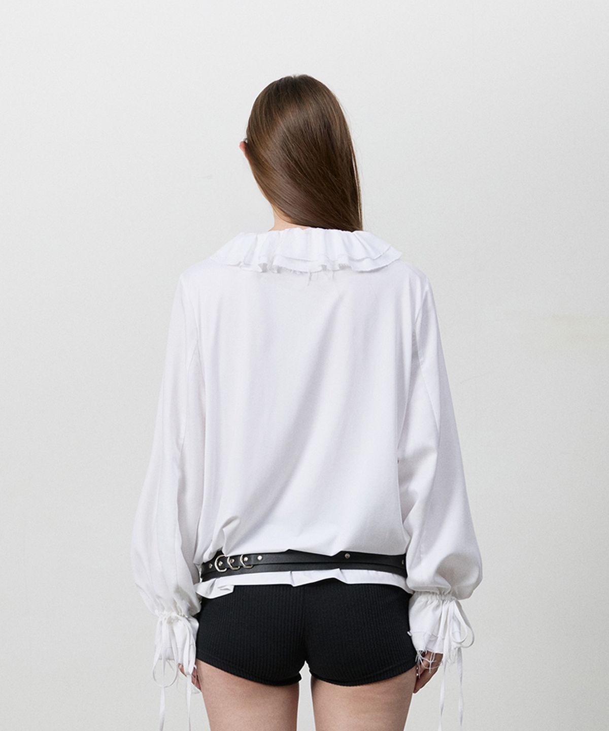 쓰리투에이티(THREE TO EIGHTY) RUCHED FRINGE BLOUSE WHITE