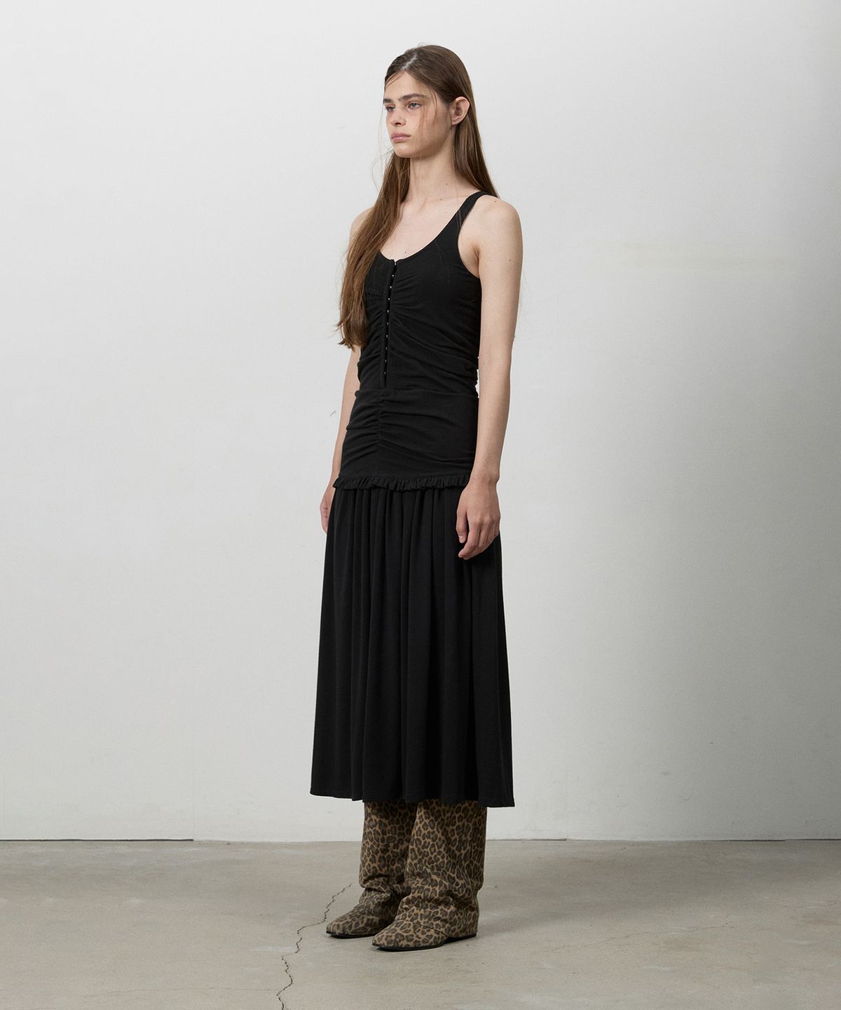 쓰리투에이티(THREE TO EIGHTY) RUCHED SNAP PANEL DRESS BLACK