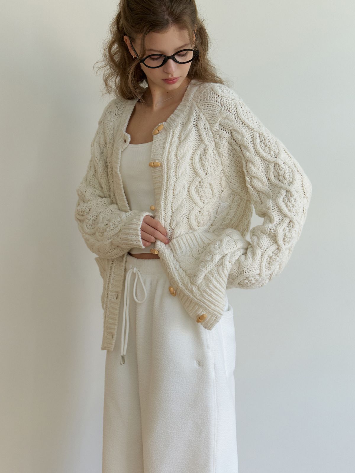 리엘(RE L) Chocolat cable cardigan (ivory)