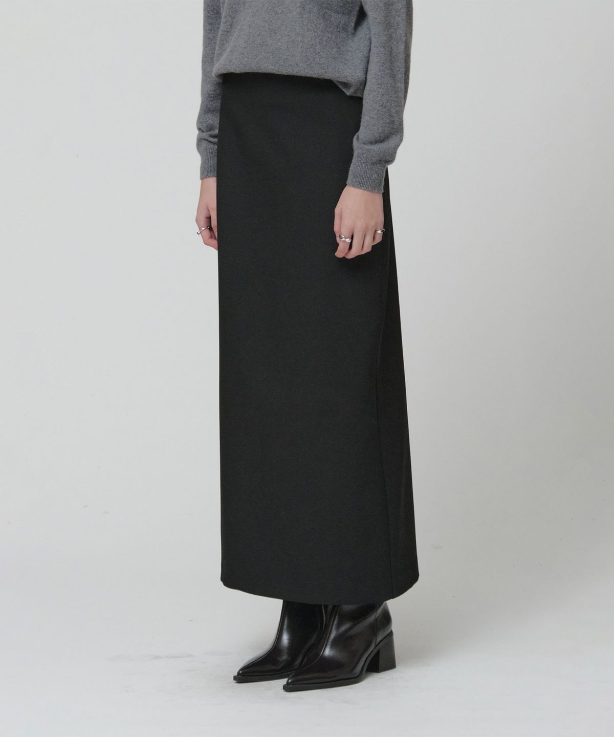 뮤제(MUSEE) [ESSENTIEL] AUBIER Minimal Wool-Blend Long Maxi Skirt_Black