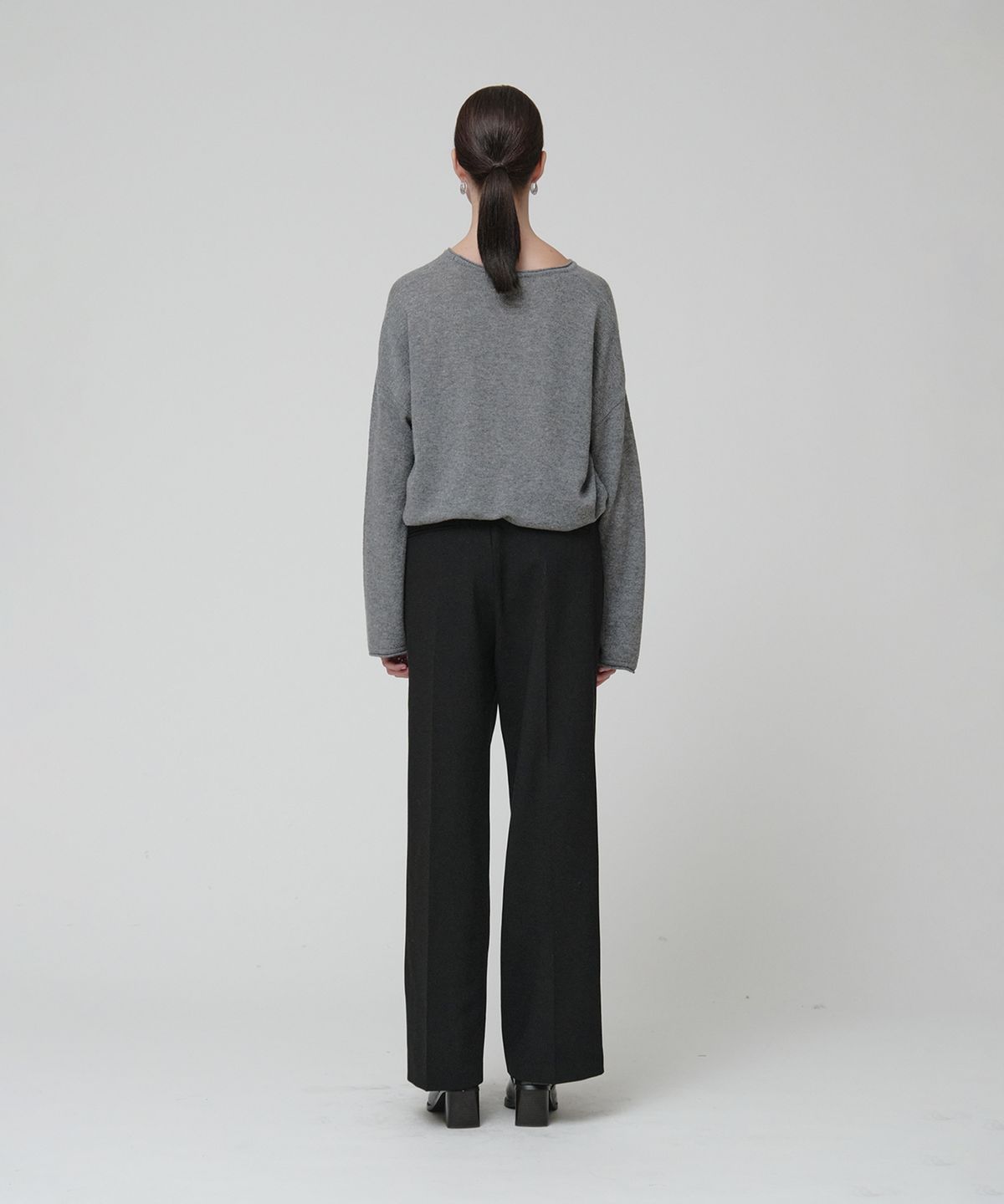 뮤제(MUSEE) [ESSENTIEL] ARCH Minimal Wool-Blend Semi-Wide Pants_Black