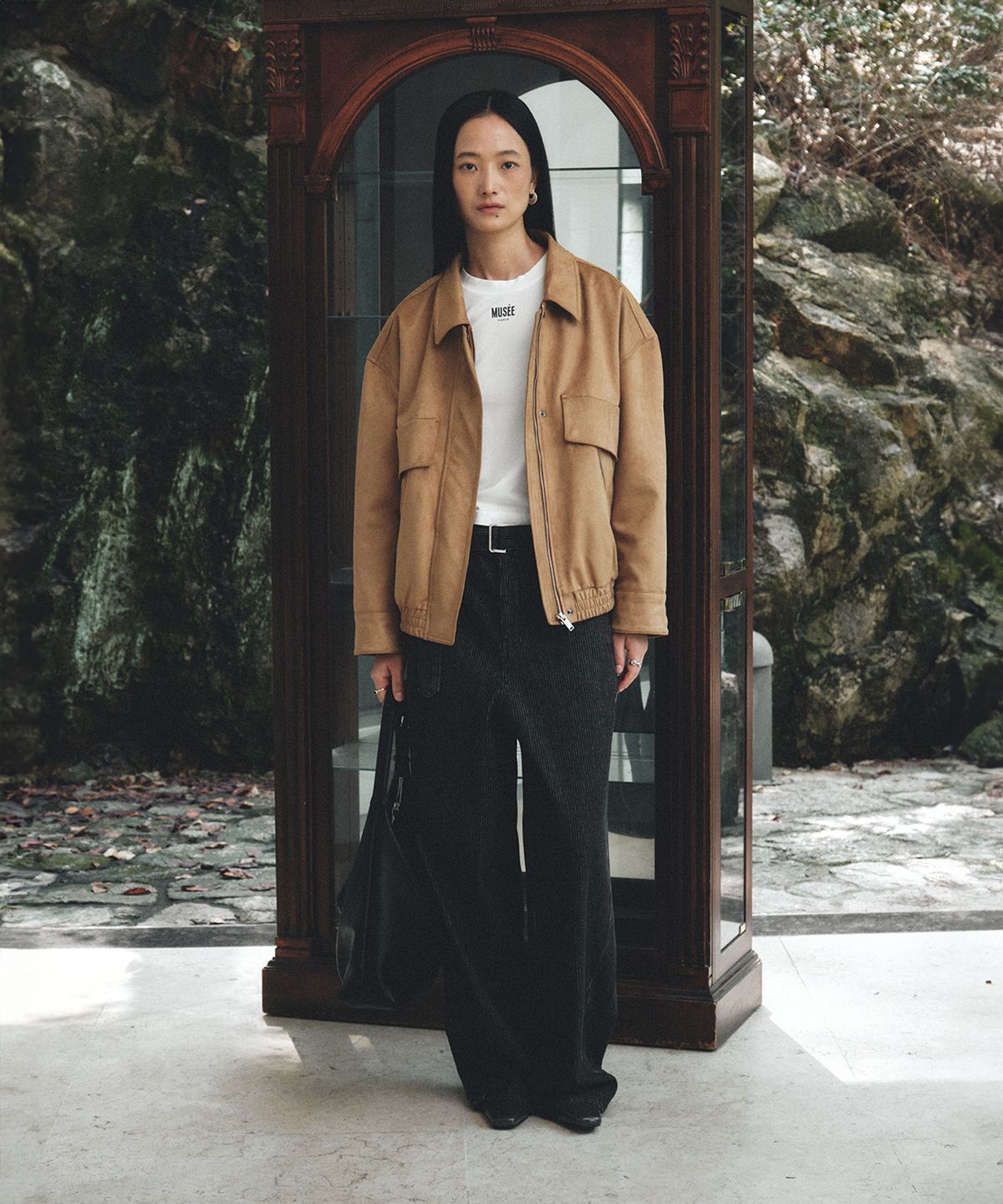 뮤제(MUSEE) VITESSE Curved Semi-Wide Buckle-Belted Denim Pants_Gray Stripe