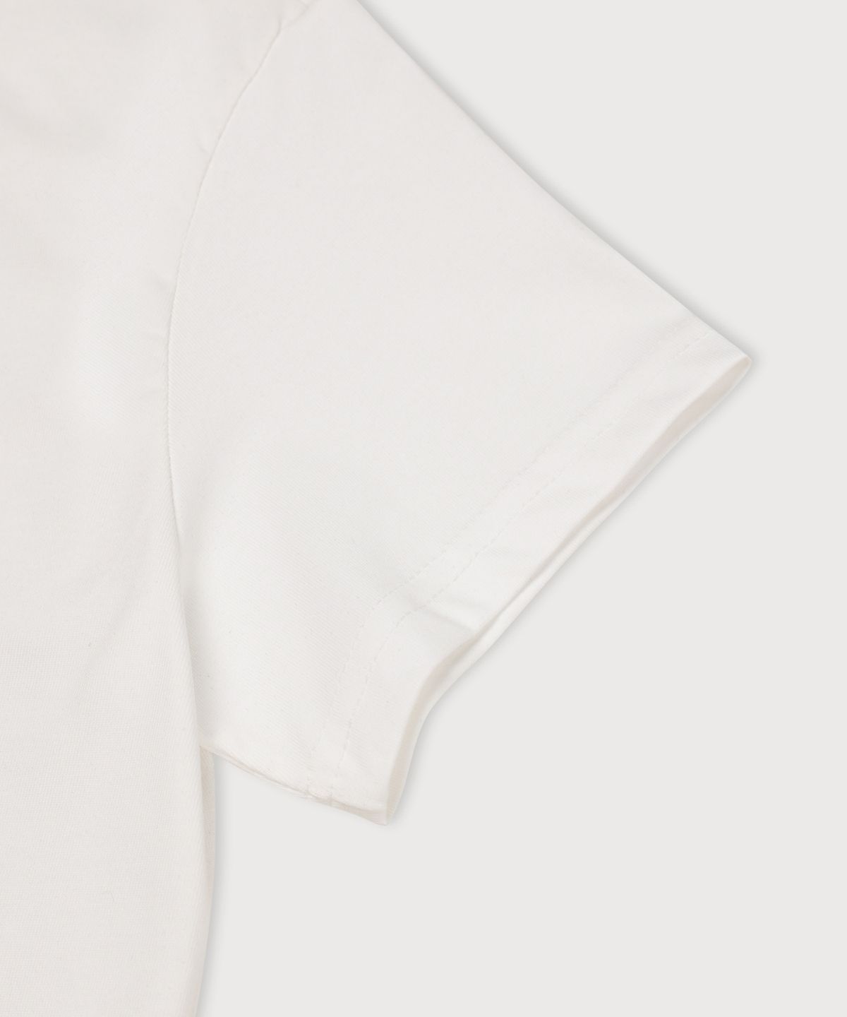 뮤제(MUSEE) MUSEE Logo Standard Fit Essentiel T-Shirt_White