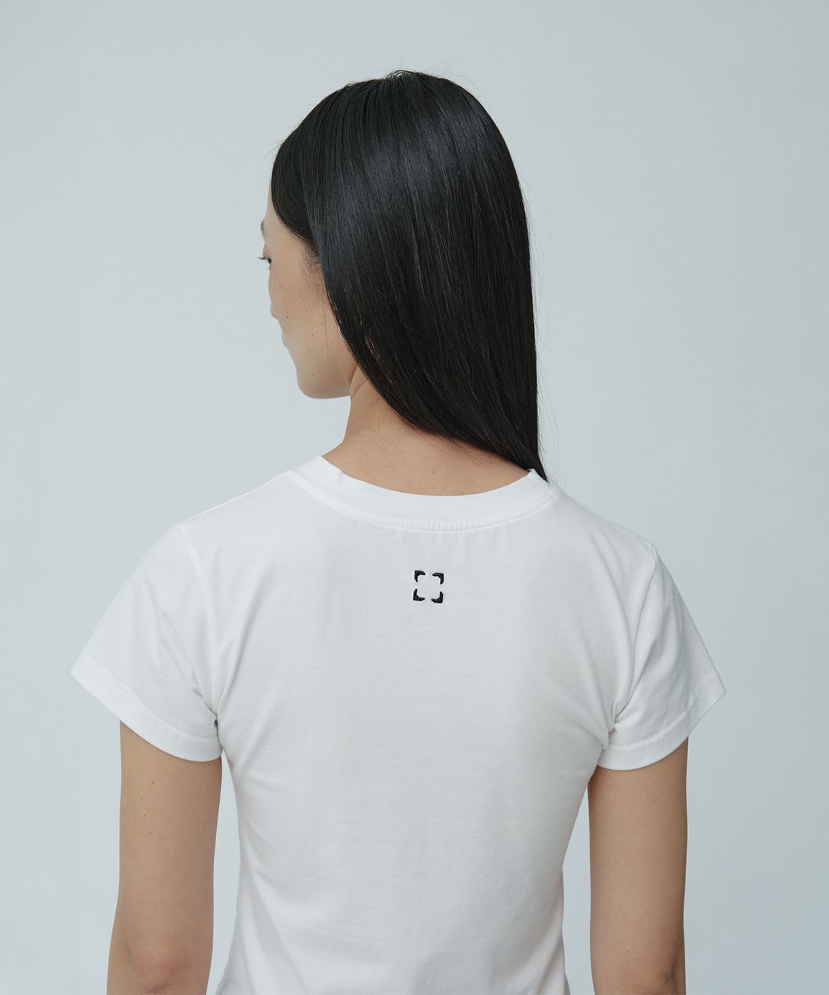 뮤제(MUSEE) MUSEE Logo Slim Fit Essentiel T-Shirt_White