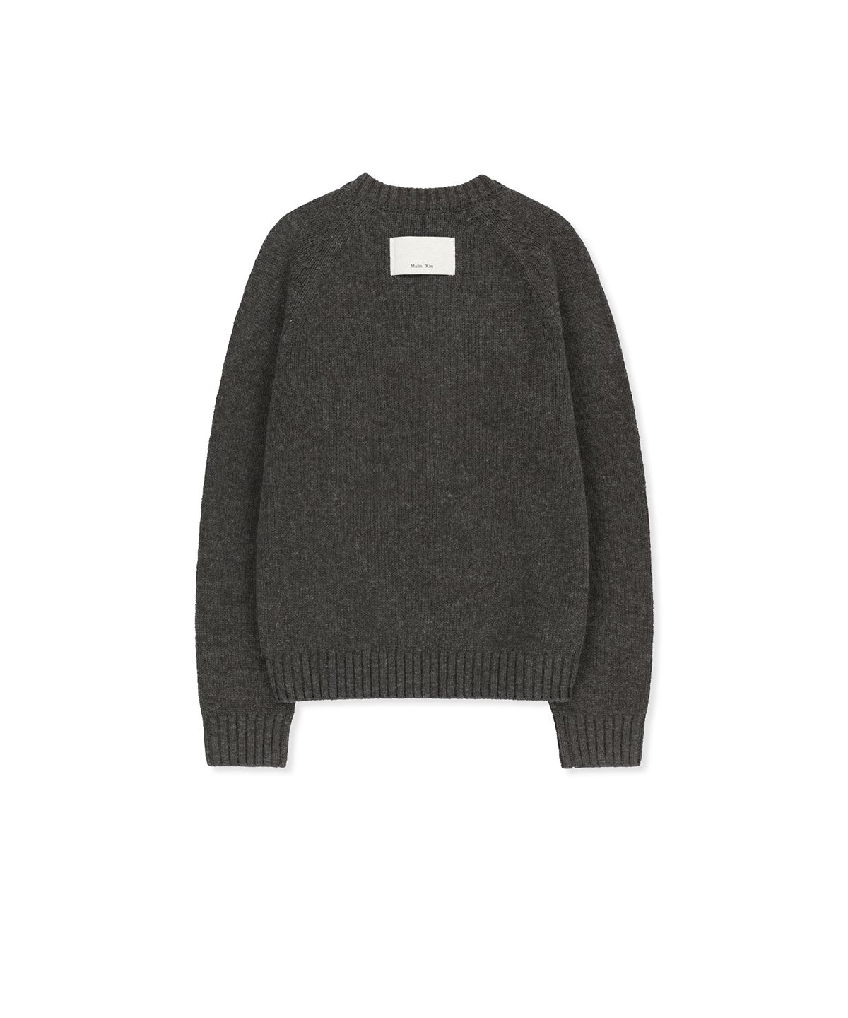 마뗑킴(MATIN KIM) MATIN BUTTON POINT HENLEY NECK LOGO KNIT TOP IN CHARCOAL
