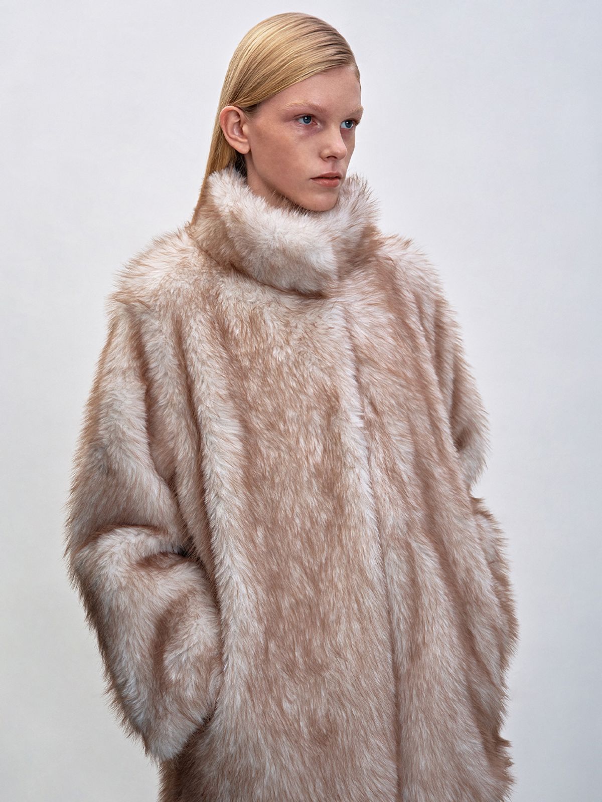 해브레스(HAVELESS) LOEN FAUX FUR JACKET BEIGE