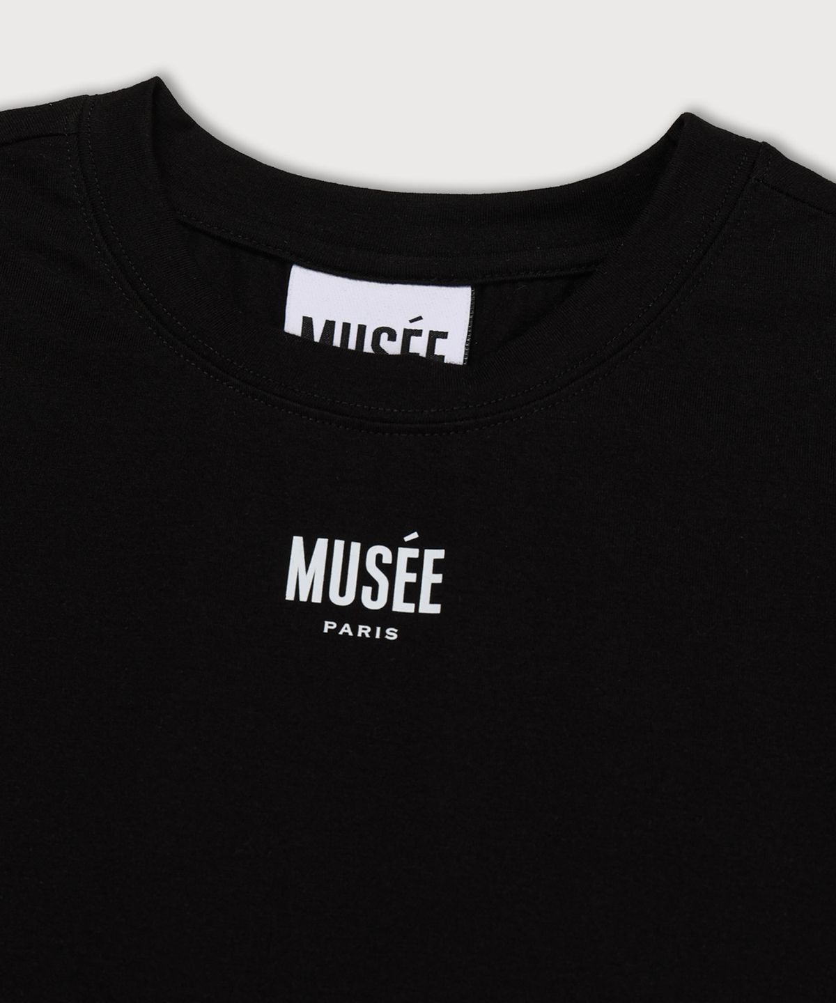 뮤제(MUSEE) MUSEE Logo Slim Fit Essentiel T-Shirt_Black