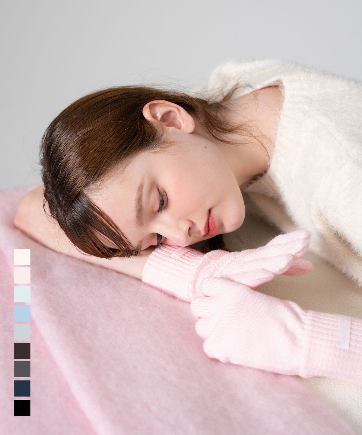 누아트 스튜디오(NUART STUDIO) 클래식 소프트 핑거홀 터치 숏 장갑_9colors