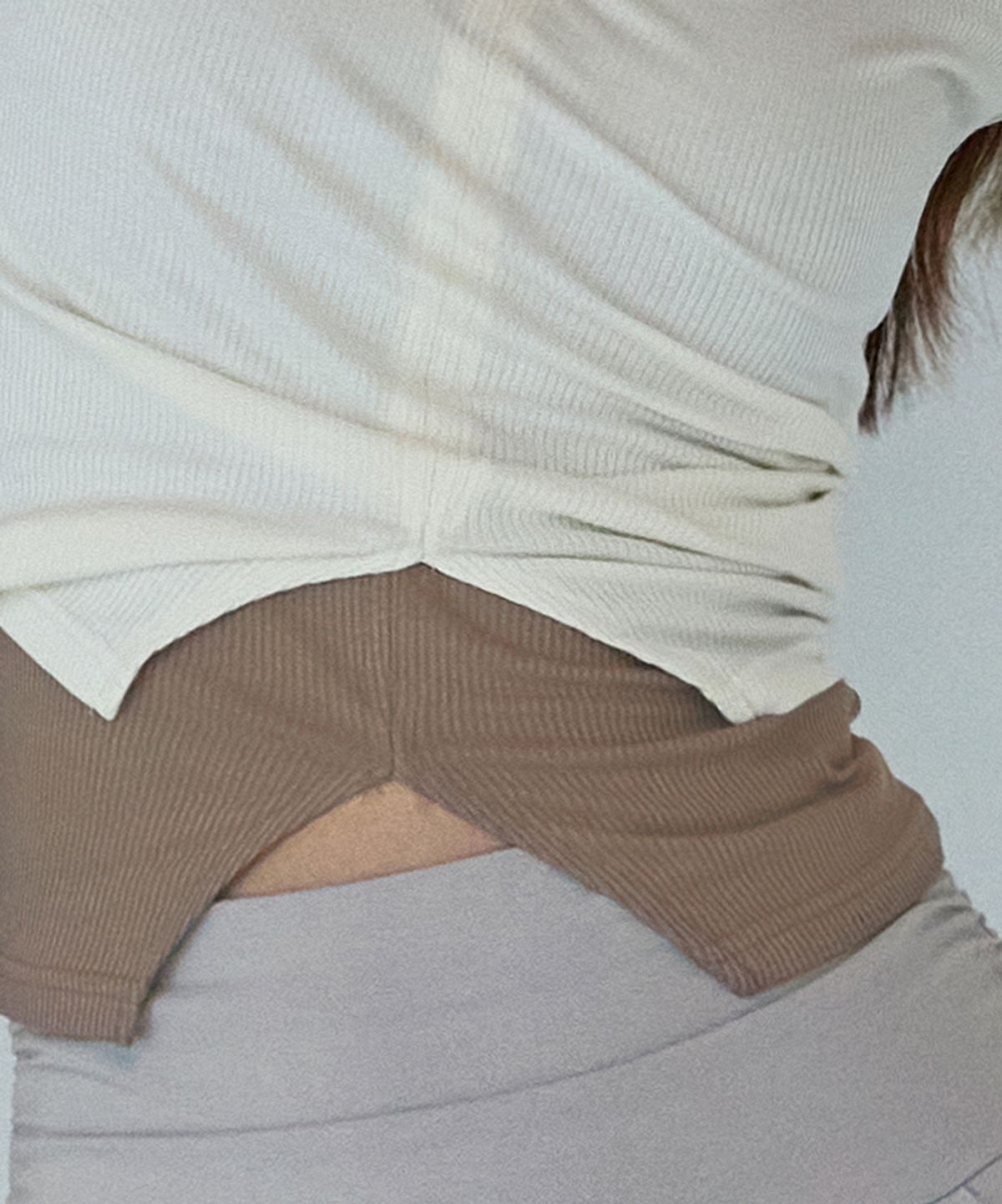 데비웨어(DEVIWEAR) 엔 슬릿 롱슬리브 DEVI-T0138-크림