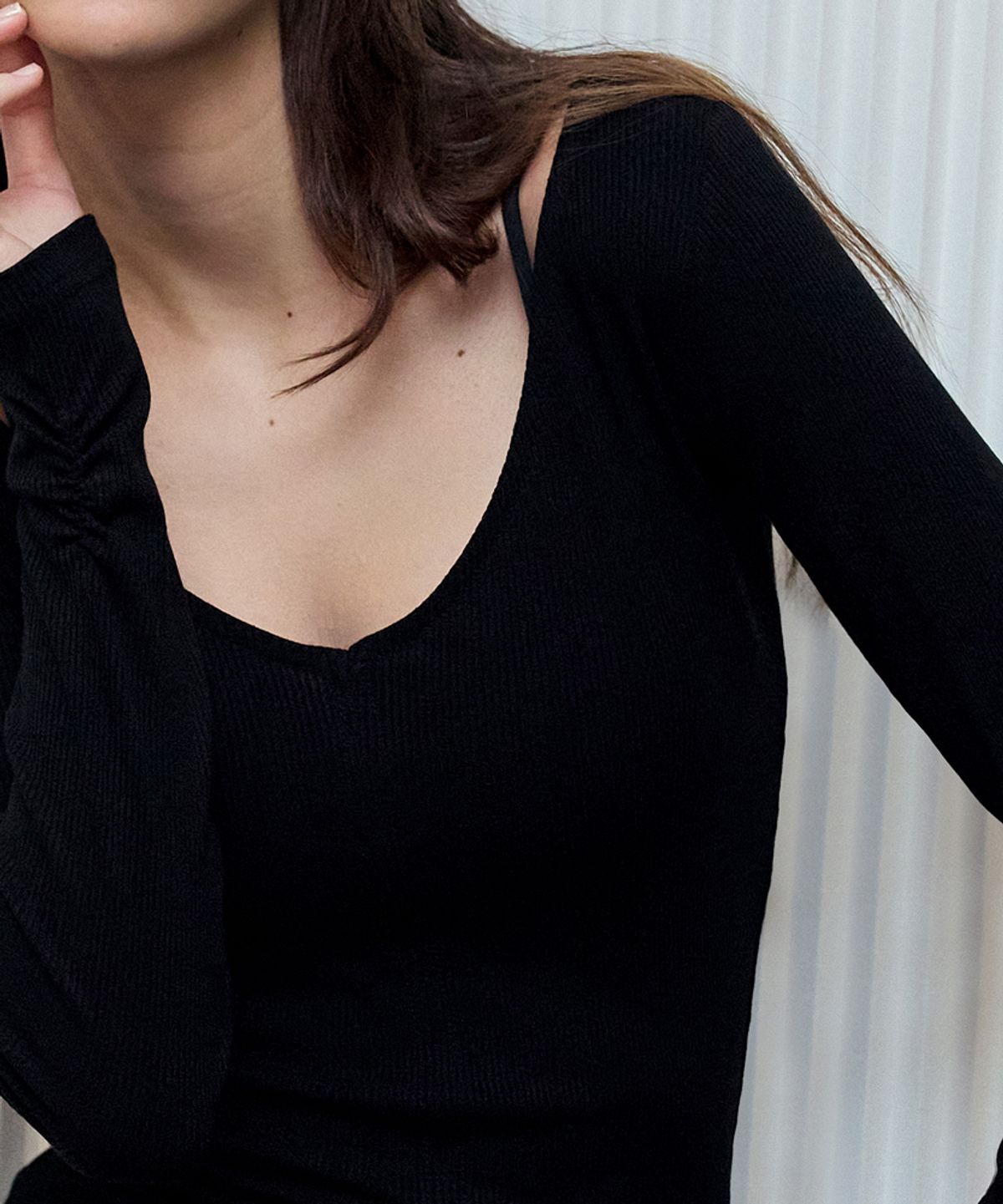 데비웨어(DEVIWEAR) 여성요가복 DEVI-T0138-블랙 필라테스 엔 슬릿 롱슬리브