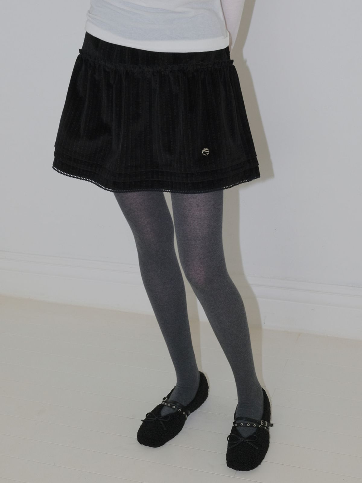 에트몽(ETMON) Frill Pintuck Mini Skirt, Black