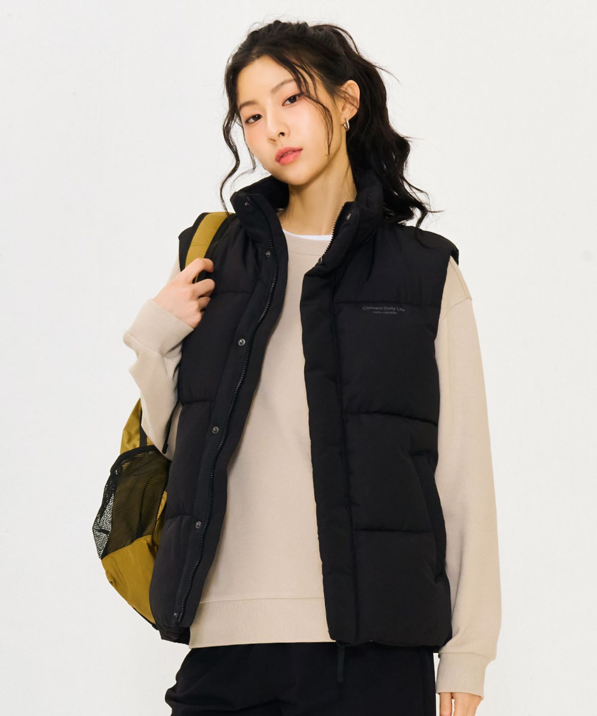 체이스컬트(CHASECULT) 공용 에어 볼륨 하이넥 베스트-블랙