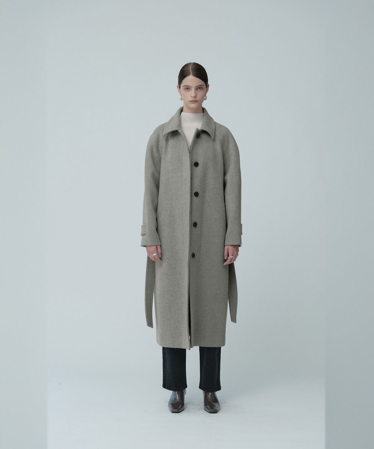 뮤제(MUSEE) NOIR Belted Balmacaan Merino Wool Coat_Gray