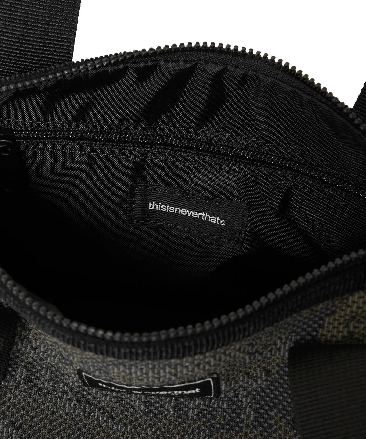 디스이즈네버댓(THISISNEVERTHAT) TNT BYBORRE Duffle Bag Camo