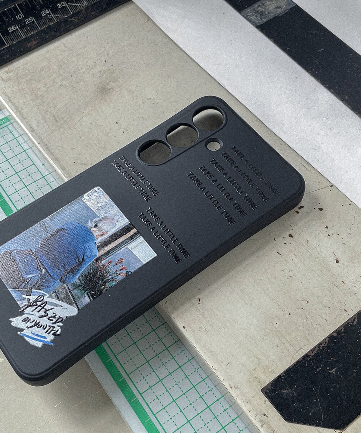 베이스언유즈(BASEDON_YOUTH) TAKE A LITTLE TIME BLACK JELLY CASE