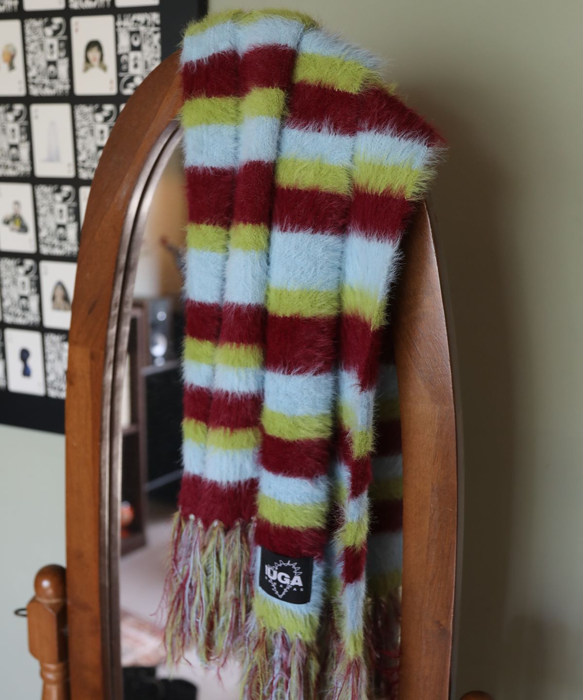 이우가마카라스(IUGAMAKARAS) Striped Hairy Bold Muffler (Burgundy)