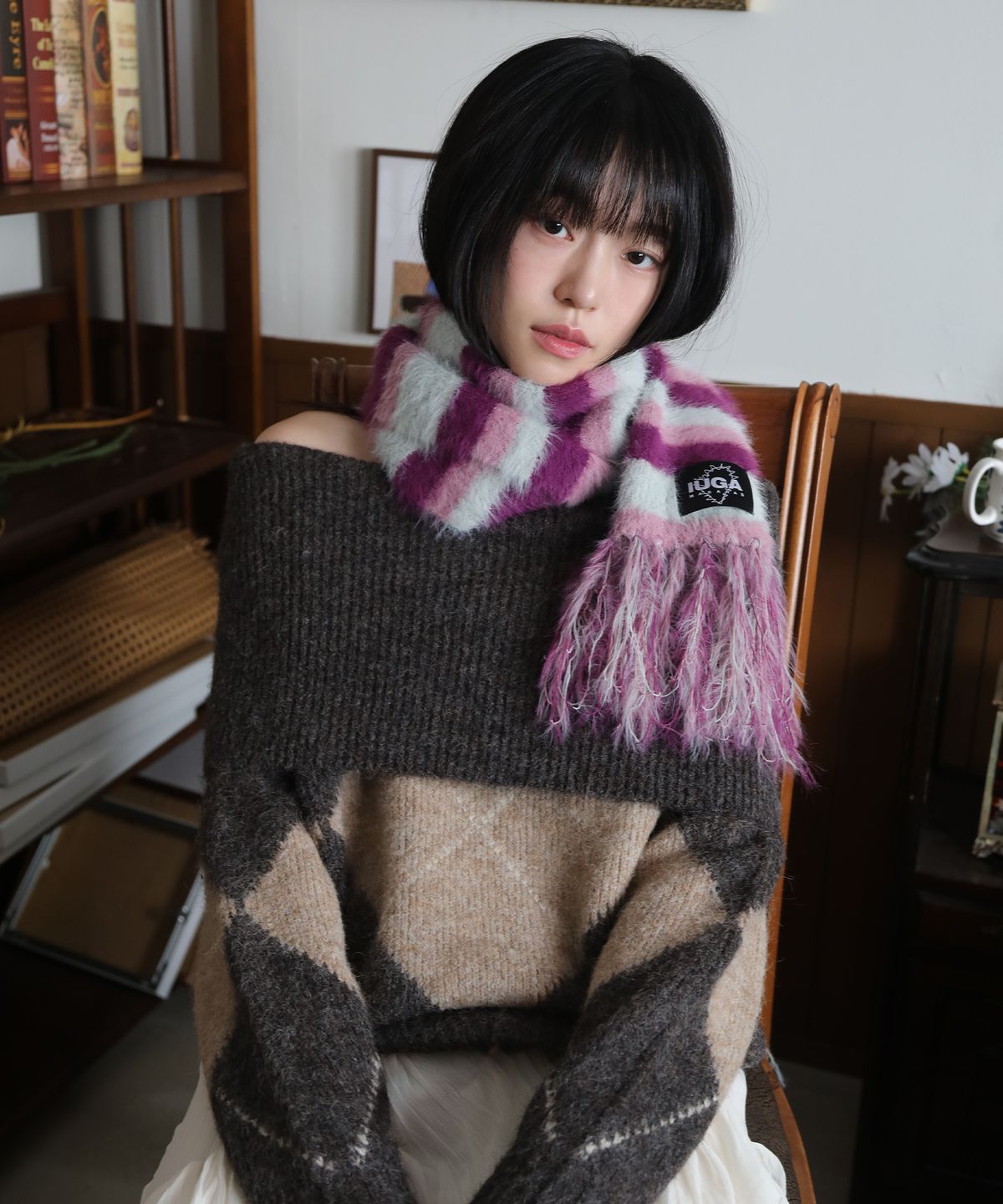 이우가마카라스(IUGAMAKARAS) Striped Hairy Bold Muffler (Magenta)