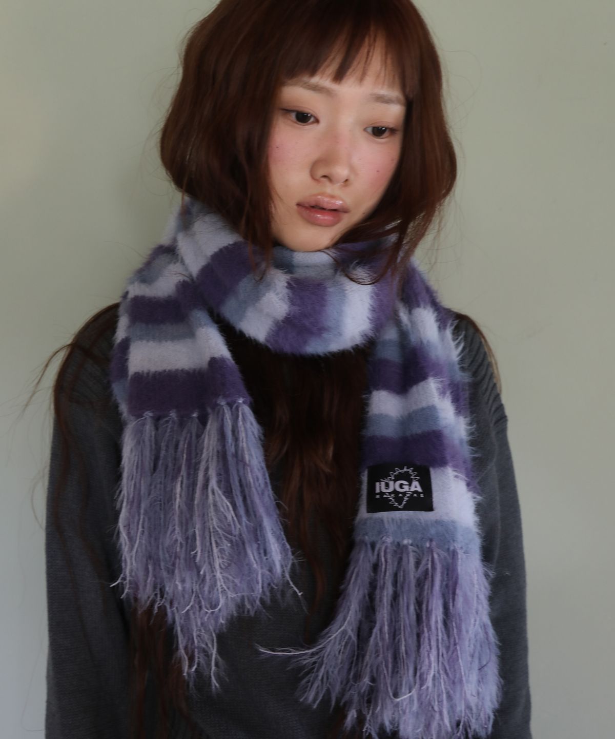이우가마카라스(IUGAMAKARAS) Striped Hairy Bold Muffler (Light Purple)