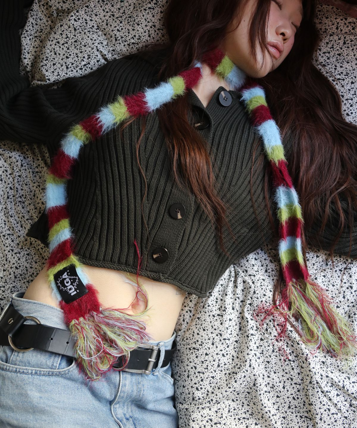 이우가마카라스(IUGAMAKARAS) Striped Hairy Skinny Muffler (Burgundy)
