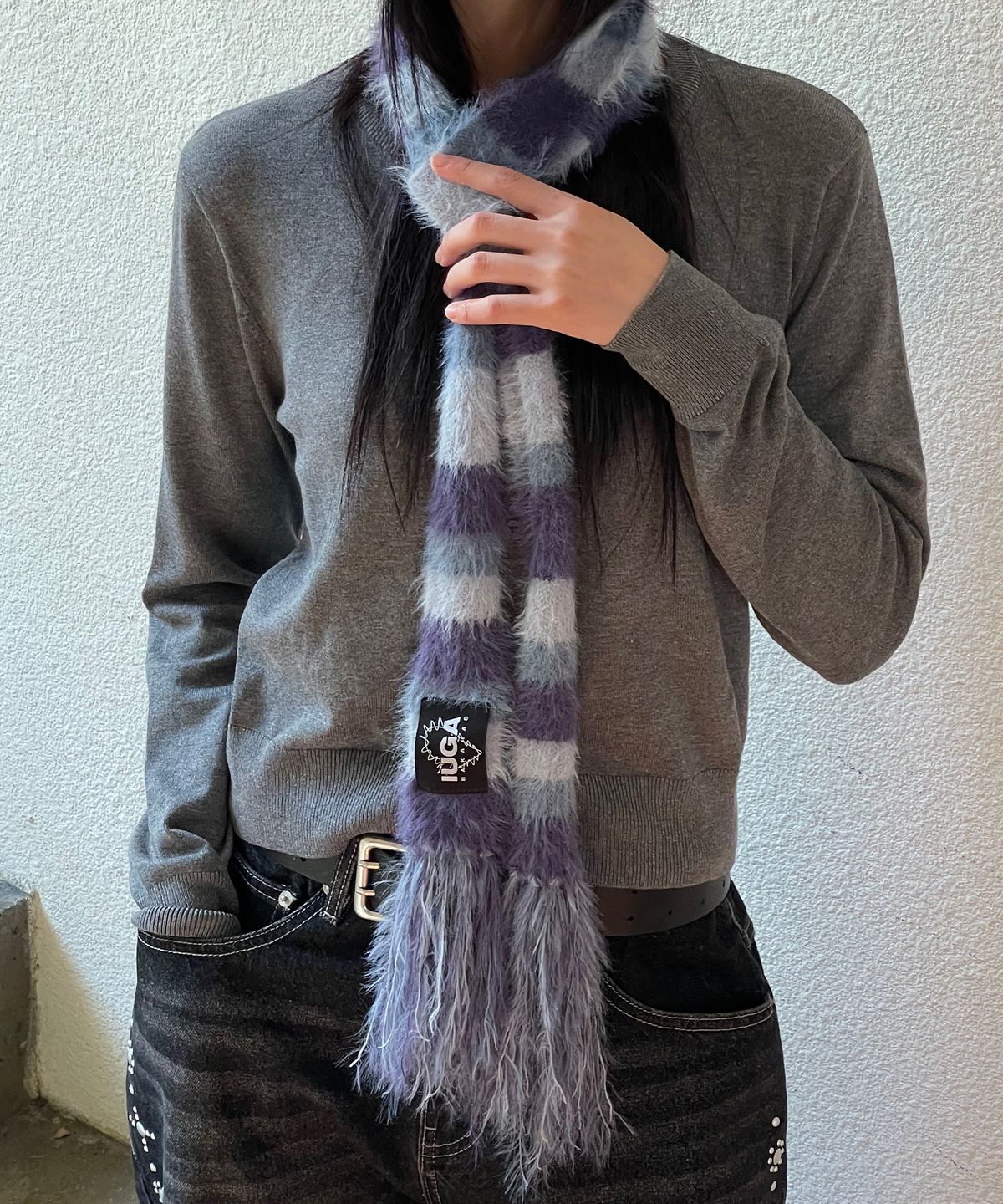 이우가마카라스(IUGAMAKARAS) Striped Hairy Skinny Muffler (Light Purple)