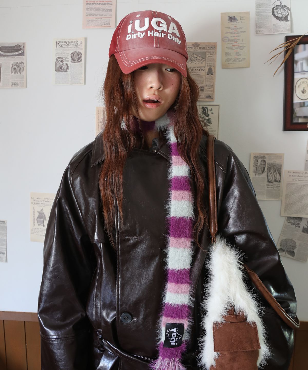 이우가마카라스(IUGAMAKARAS) Washed Embroidery Ball Cap (Pink)