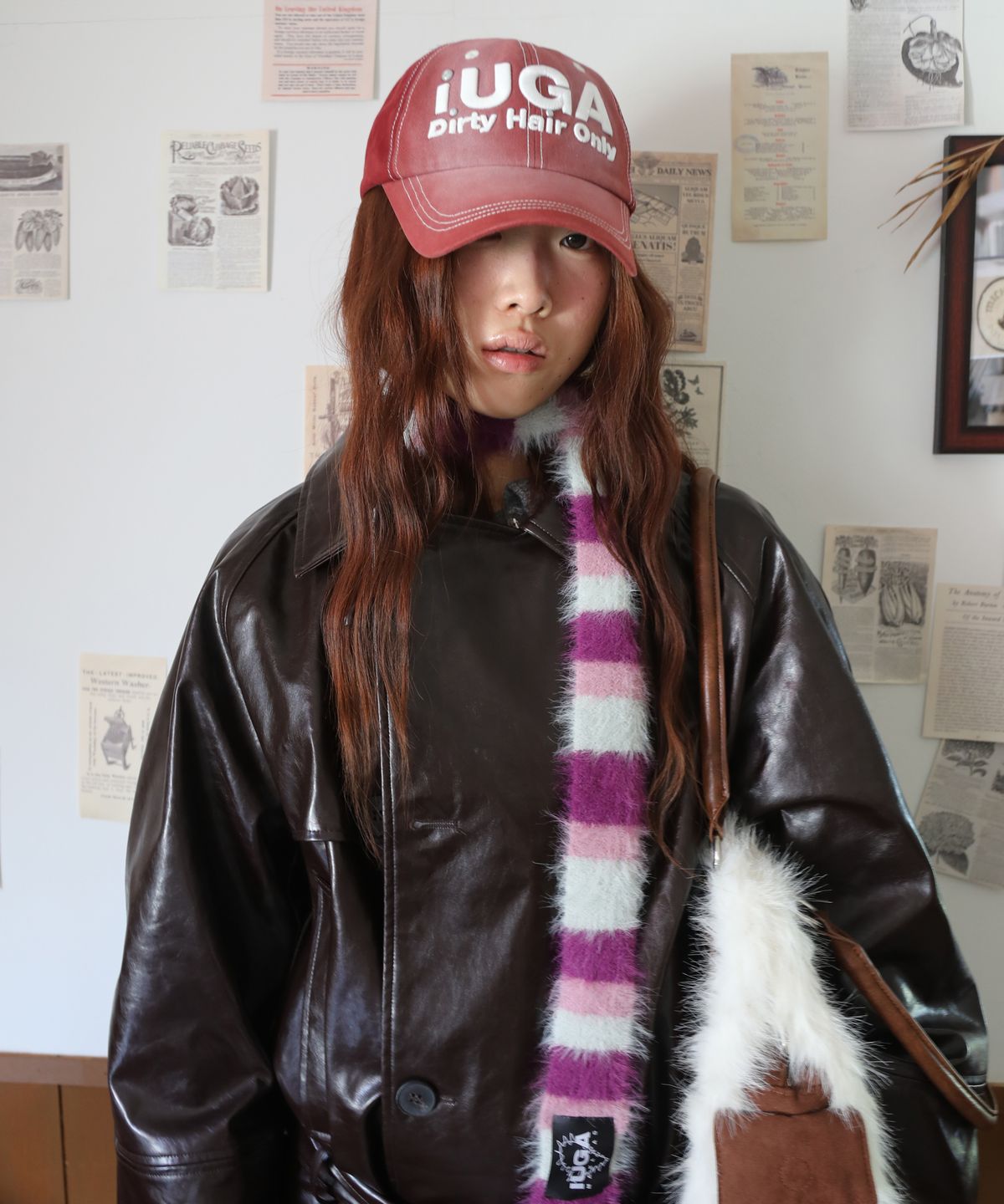 이우가마카라스(IUGAMAKARAS) Washed Embroidery Ball Cap (Pink)