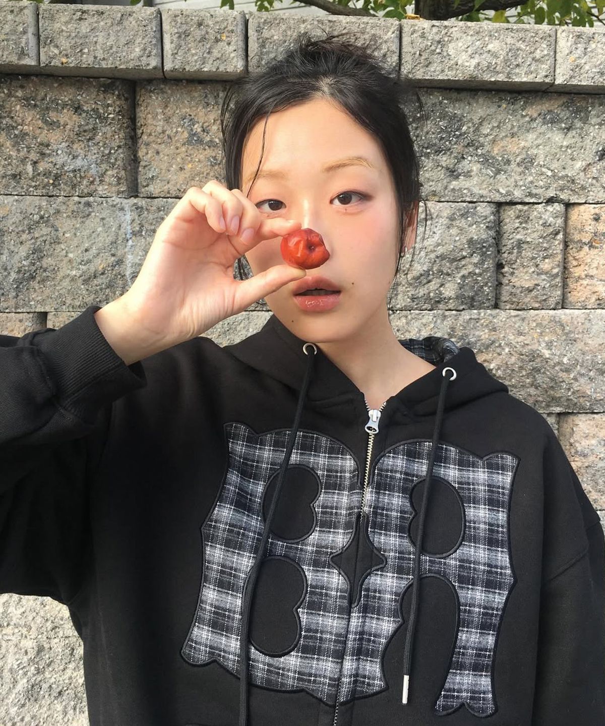게인스보로(GAINSBORO) 비알로고 체크아플리케 후드집업_블랙