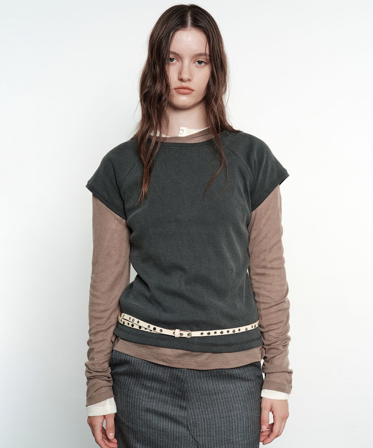 마지셔우드(MARGESHERWOOD) SLIM EYELET CRACK LEATHER BELT_ivory