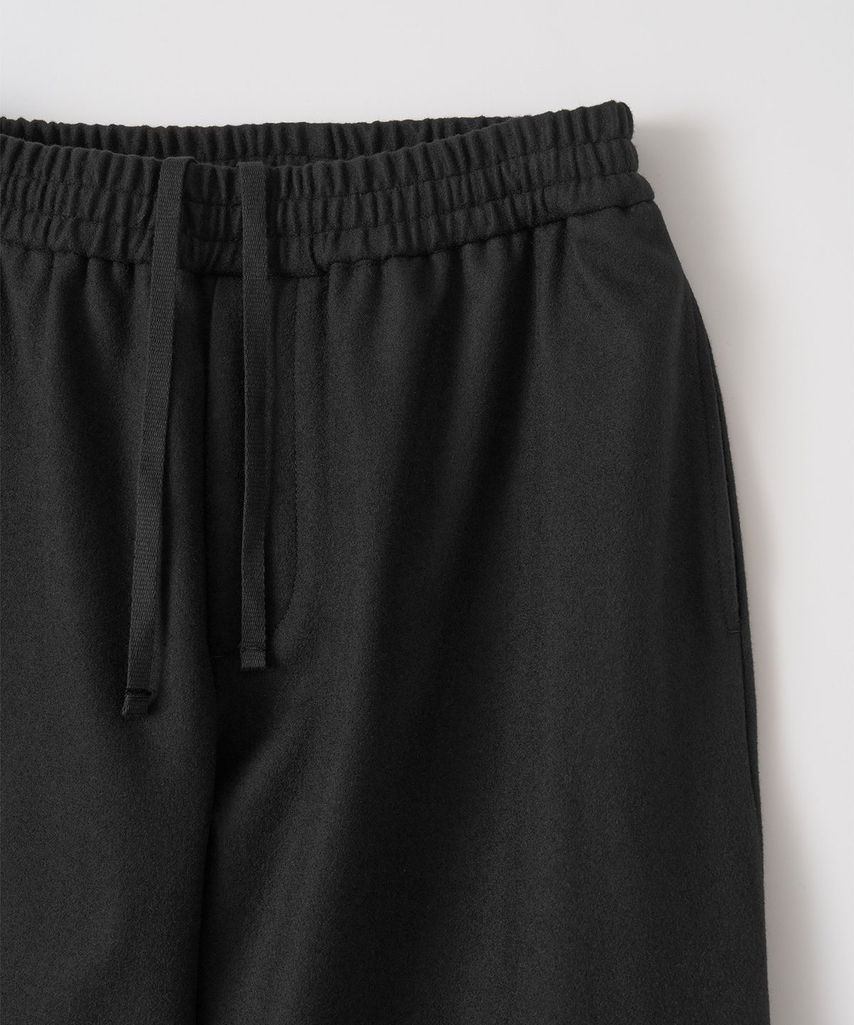 어나더 오피스(ANOTHER OFFICE) Cashmere Banding Easy Pants (Black)