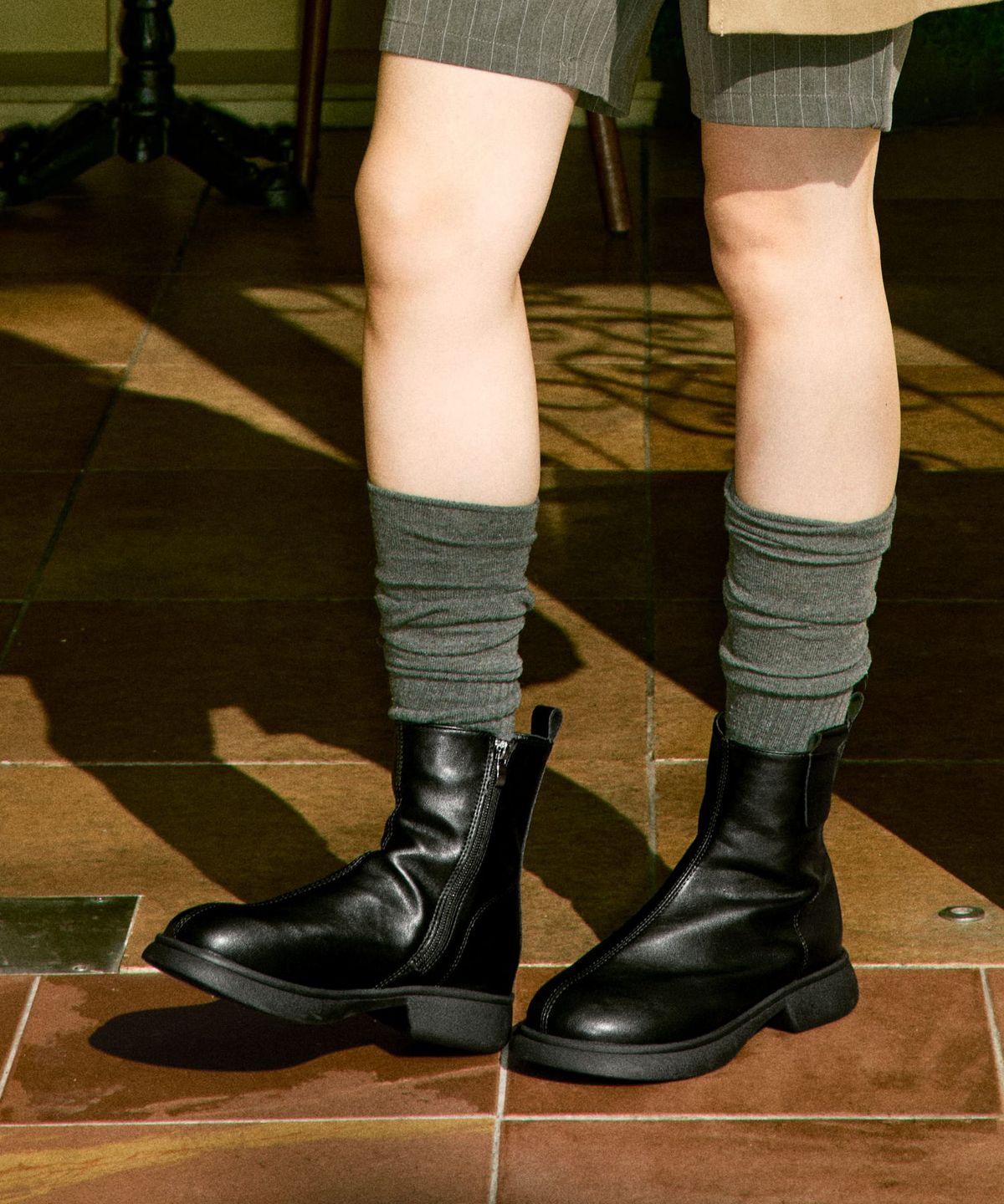 스퍼(SPUR) Cathy Round Toe 앵클 부츠 4.5cm -VA9007 (2color)