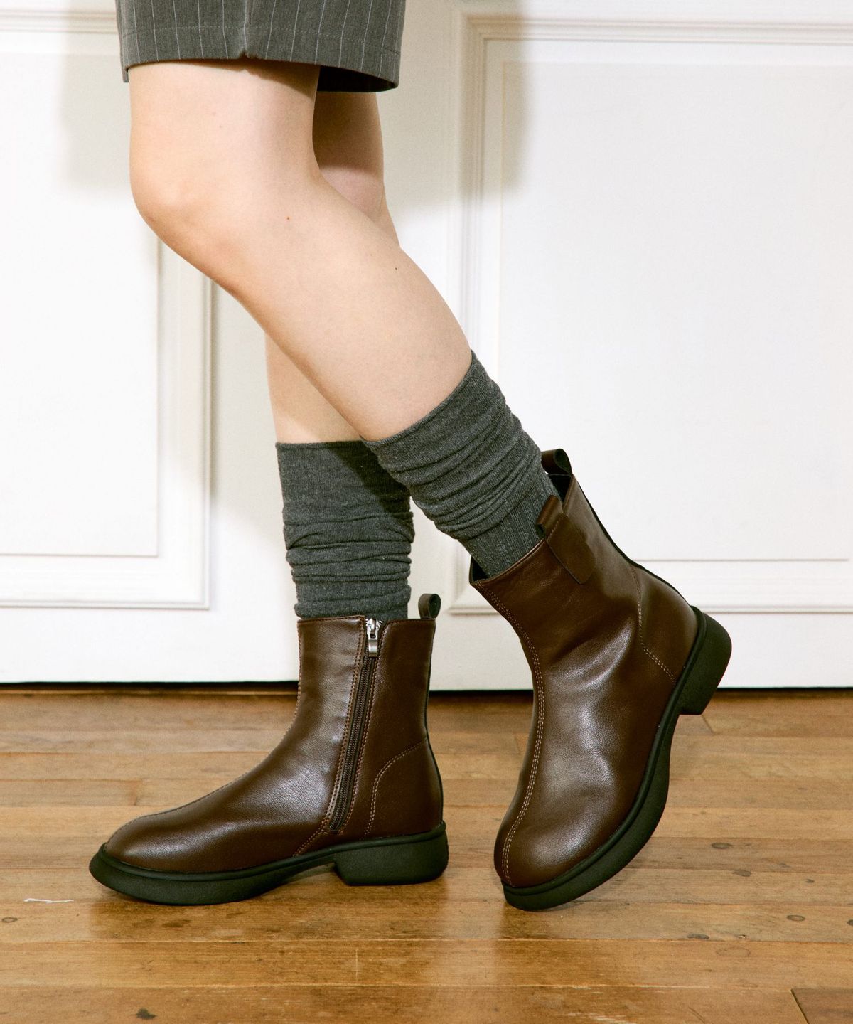 스퍼(SPUR) Cathy Round Toe 앵클 부츠 4.5cm -VA9007 (2color)