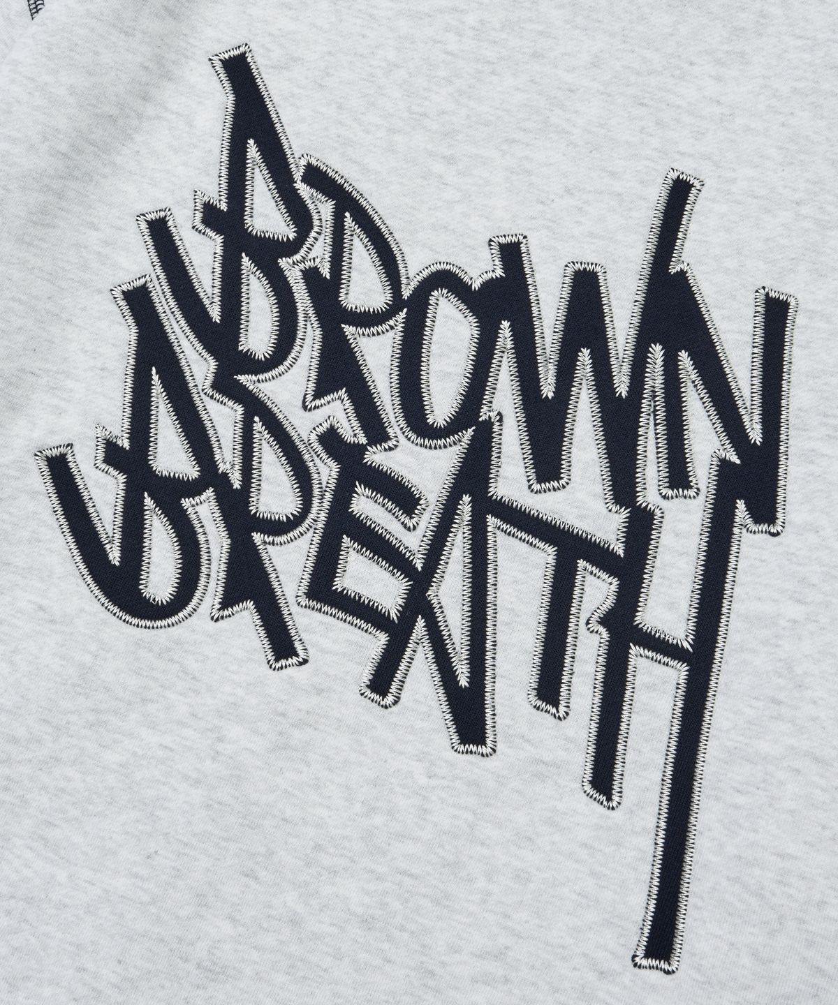 브라운브레스(BROWNBREATH) TAG APPLIQUE CREWNECK - ASH