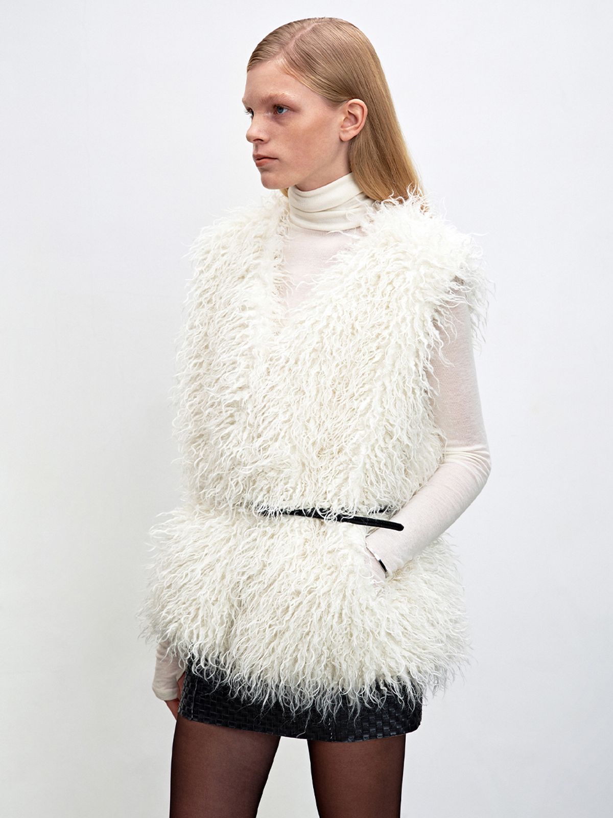 해브레스(HAVELESS) SIA FAUX FUR VEST WHITE