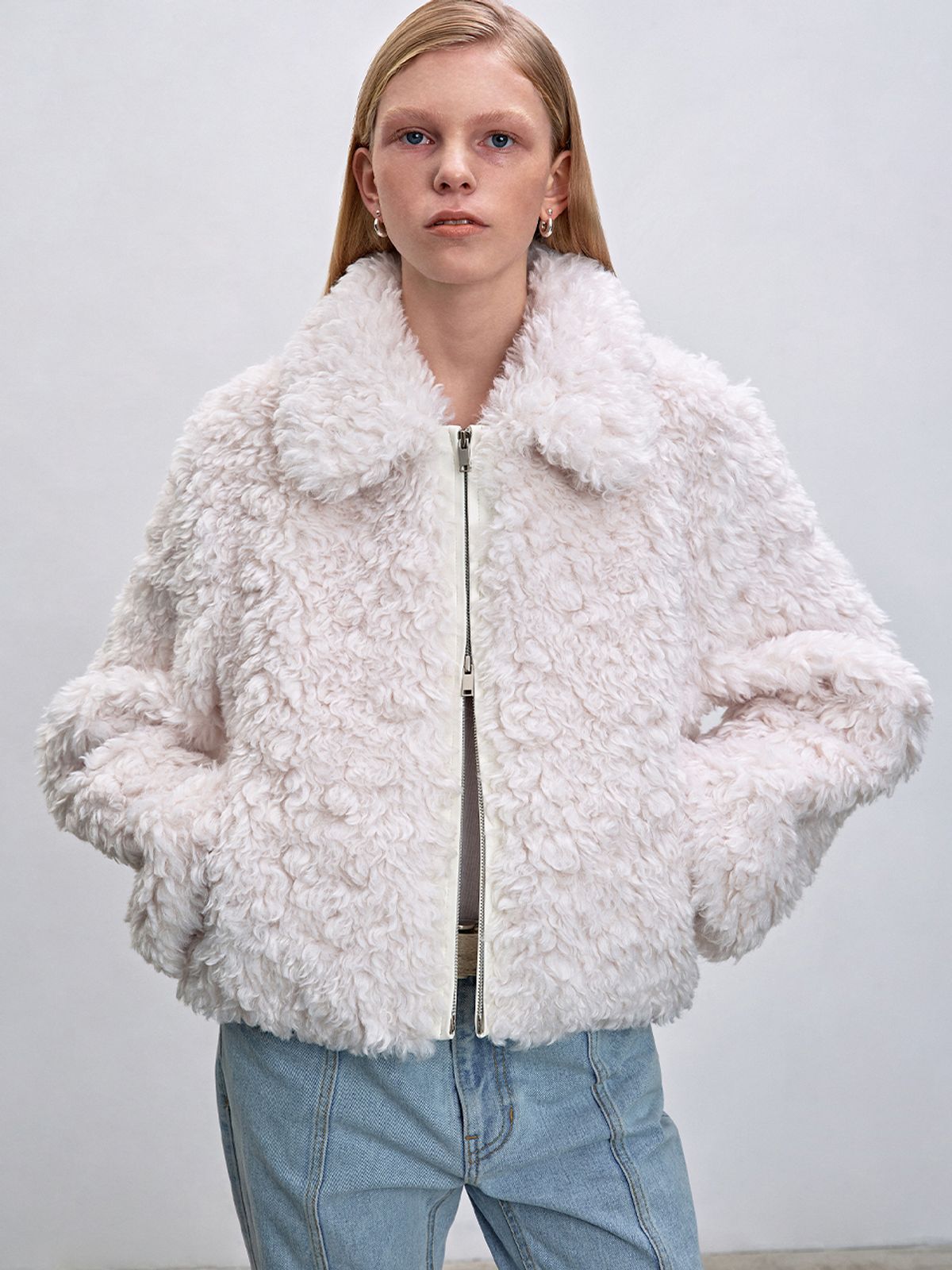 해브레스(HAVELESS) NUE FAUX SHEARLING JACKET WHITE