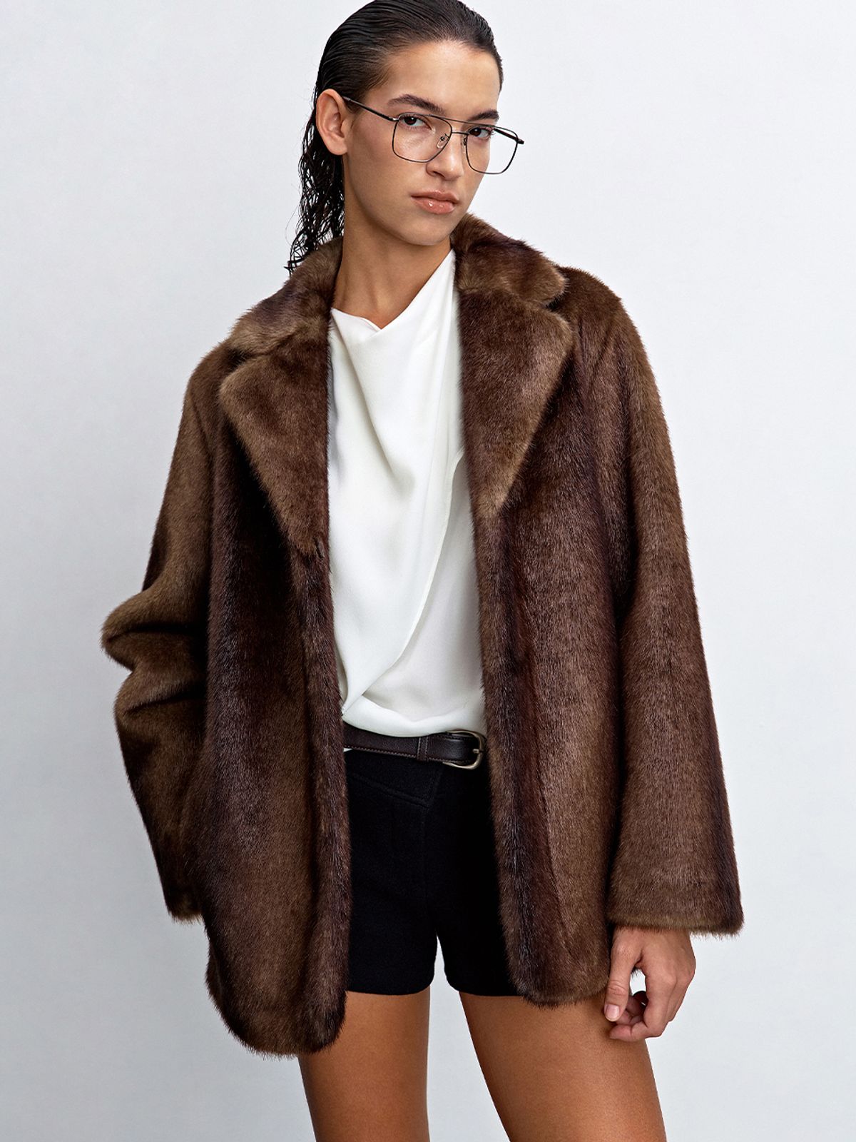 해브레스(HAVELESS) JENNIE FAUX FUR MUSTANG JACKET BROWN