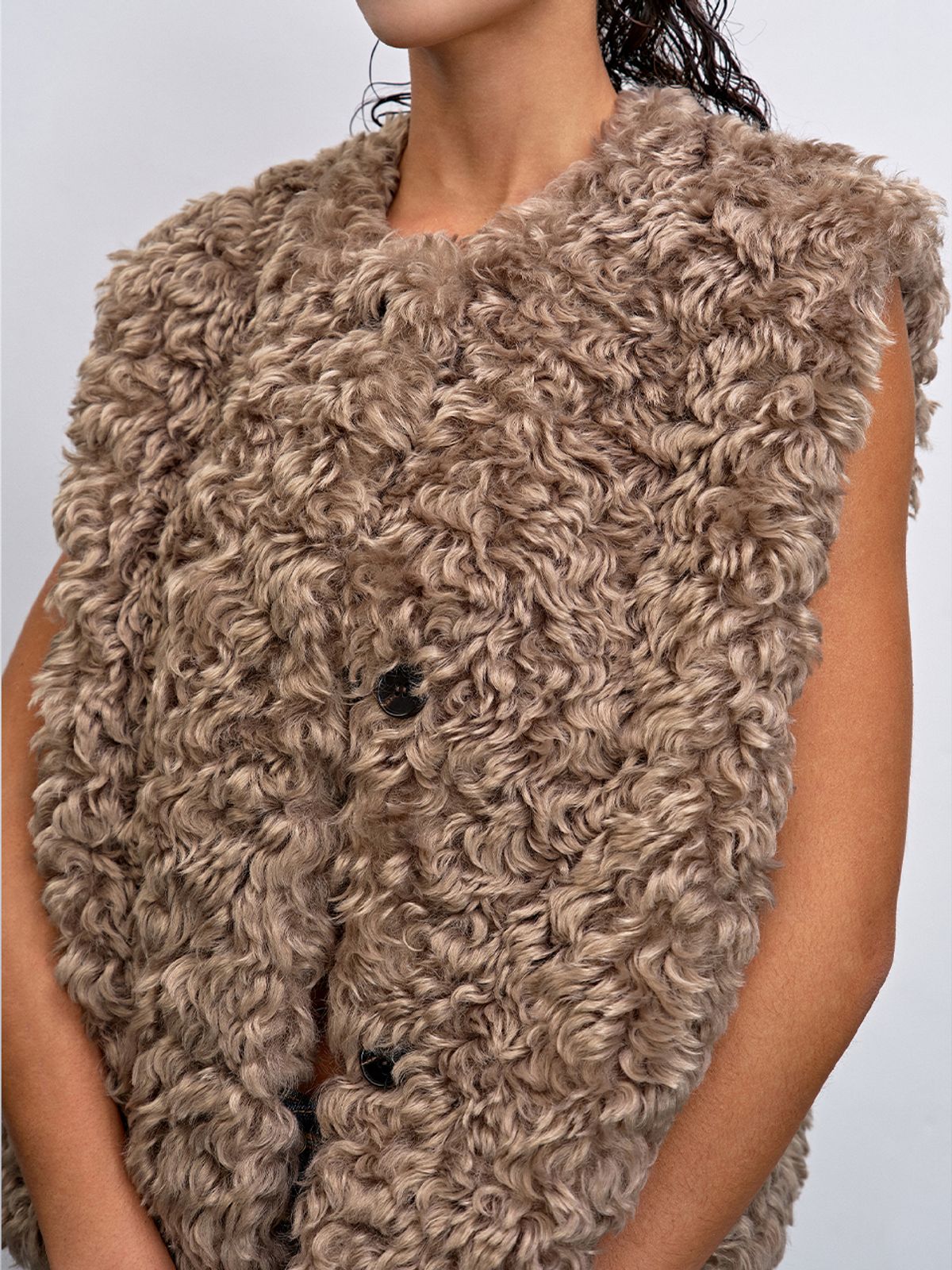 해브레스(HAVELESS) EVE FAUX SHEARLING VEST BEIGE