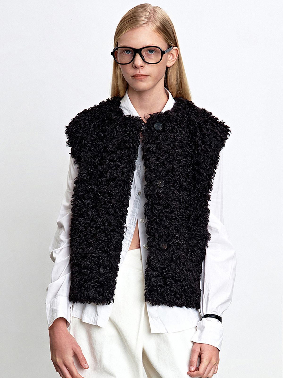 해브레스(HAVELESS) EVE FAUX SHEARLING VEST BLACK