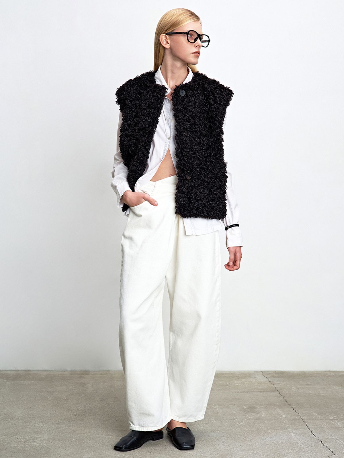 해브레스(HAVELESS) EVE FAUX SHEARLING VEST BLACK