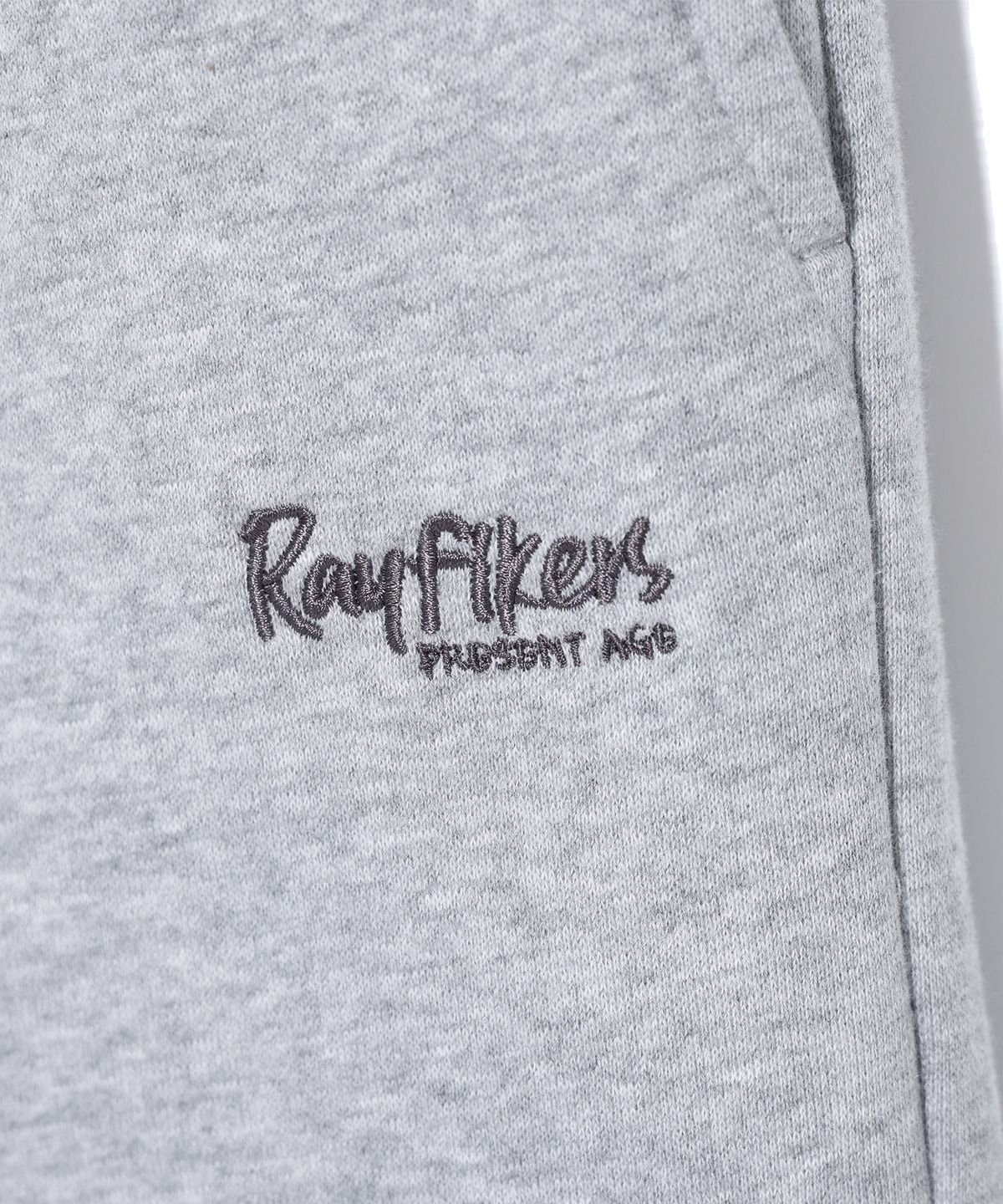 레이피커스(RAYFIKERS) 스몰 레터링 와이드 스웨트 팬츠 MP9PU978_MELANGE GREY