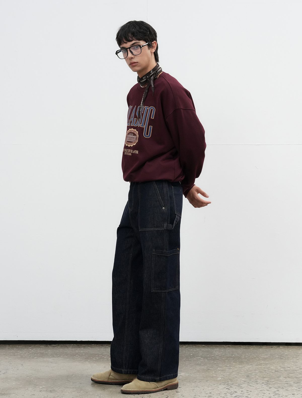 제너럴아이디어(GENERALIDEA) UNISEX 클래식 아플리케 루즈핏 맨투맨 [BURGUNDY] / SBE3U02009