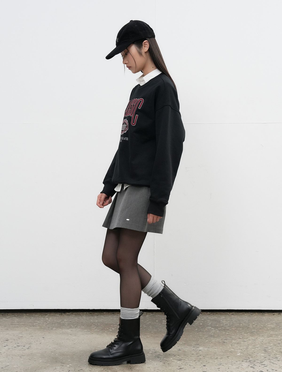 제너럴아이디어(GENERALIDEA) UNISEX 클래식 아플리케 루즈핏 맨투맨 [BLACK] / SBE3U02009