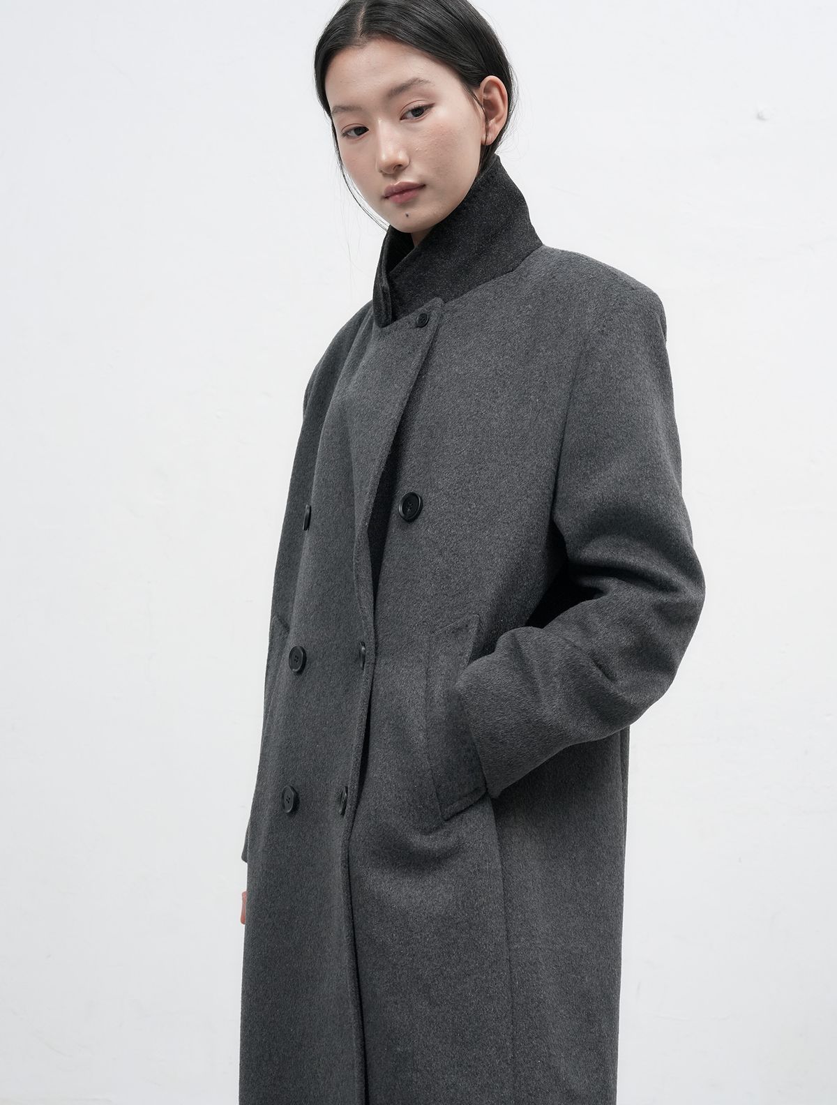 제너럴아이디어(GENERALIDEA) 더블 브레스티드 울 롱코트 [CHARCOAL] / WBE3L10507