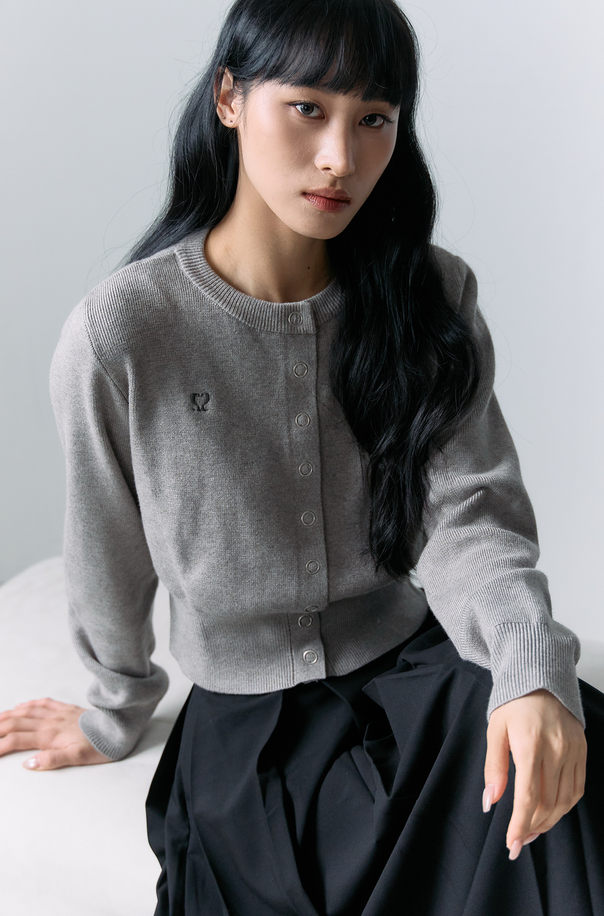 셉템버투웨니(SEPTEMBER TWENTIETH) 심볼 라운드 가디건 (Gray)