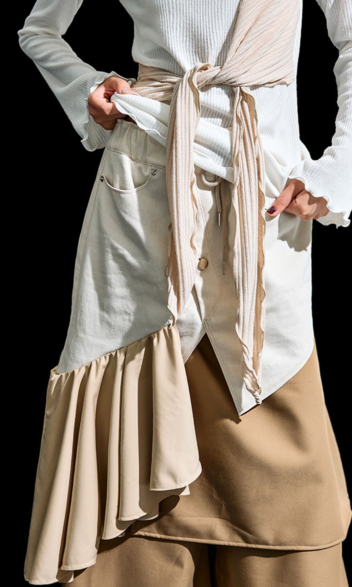 레큘리(RECULER) Cowl string coloration  draped T-shirt Ivory