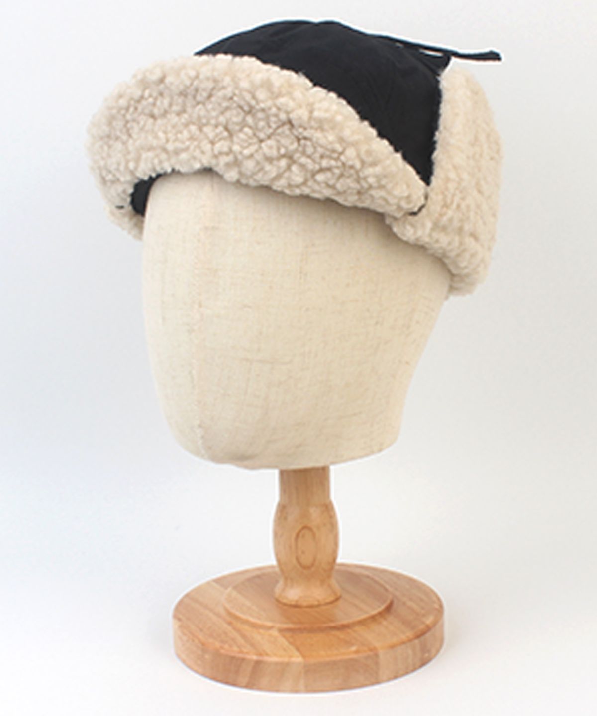 유니버셜 케미스트리(UNIVERSAL CHEMISTRY) Corduroy Black String Earflap Cap 귀달이모자