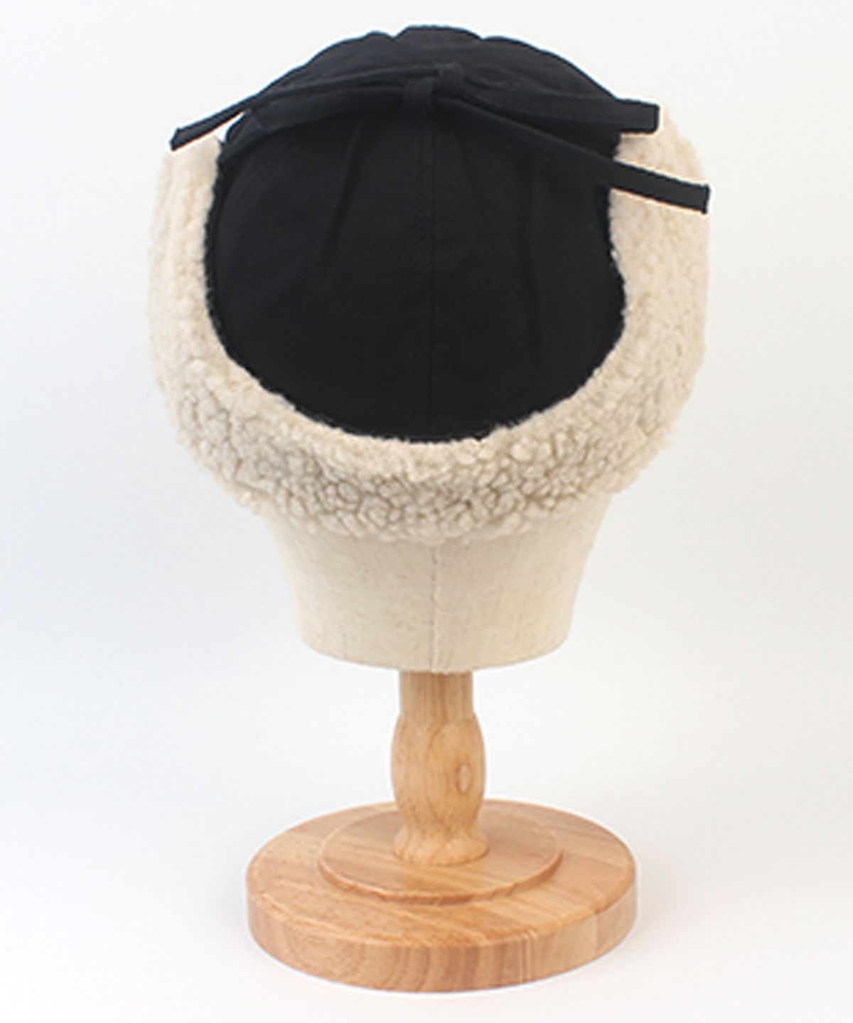 유니버셜 케미스트리(UNIVERSAL CHEMISTRY) Corduroy Black String Earflap Cap 귀달이모자