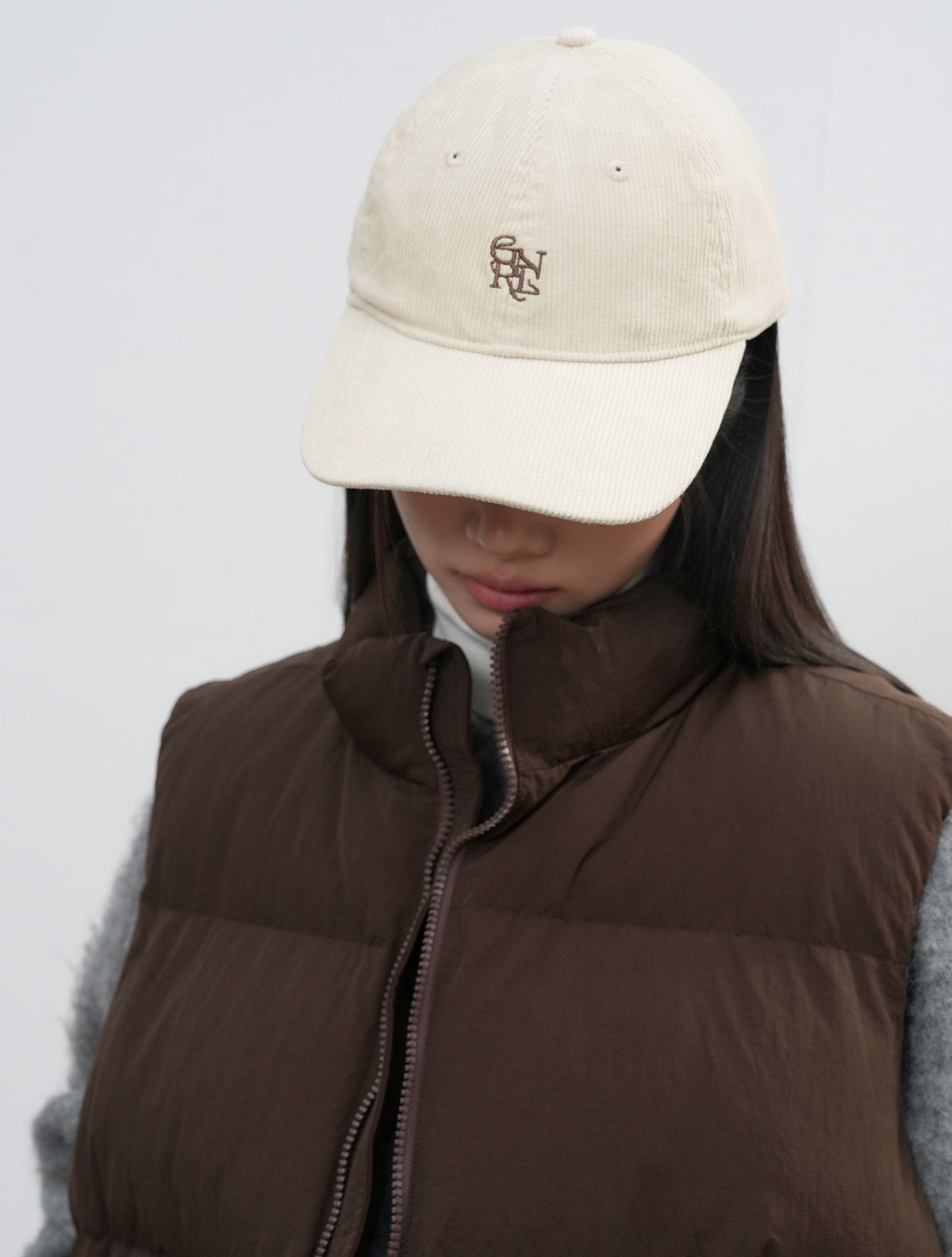 제너럴아이디어(GENERALIDEA) UNISEX 코듀로이 GNRL 로고 볼캡 [CREAM] / SBE3U91005