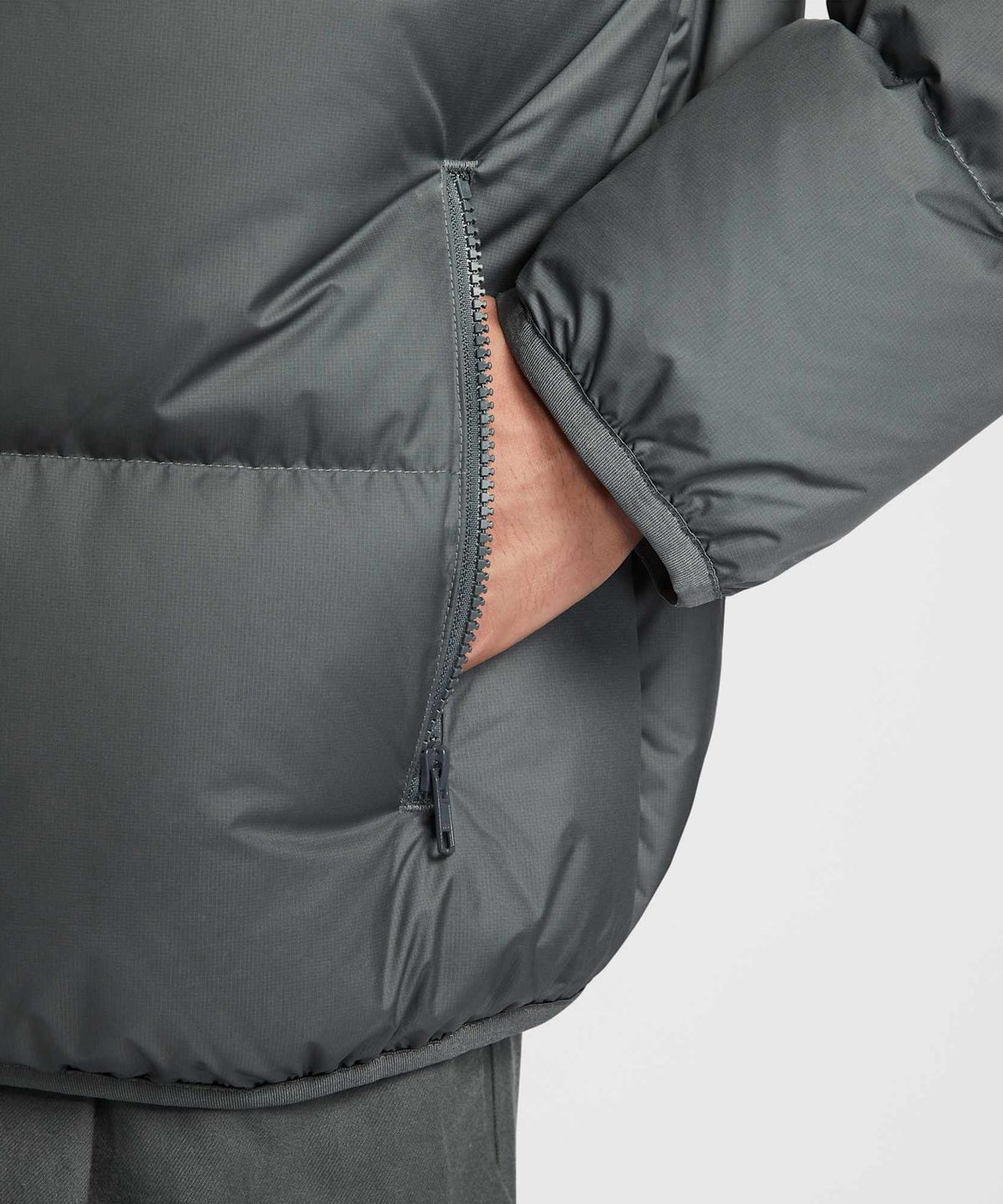 나이키(NIKE) 스포츠웨어 클럽 써마 핏 패딩 재킷 M - 아이언 그레이:화이트 / IB2976-068