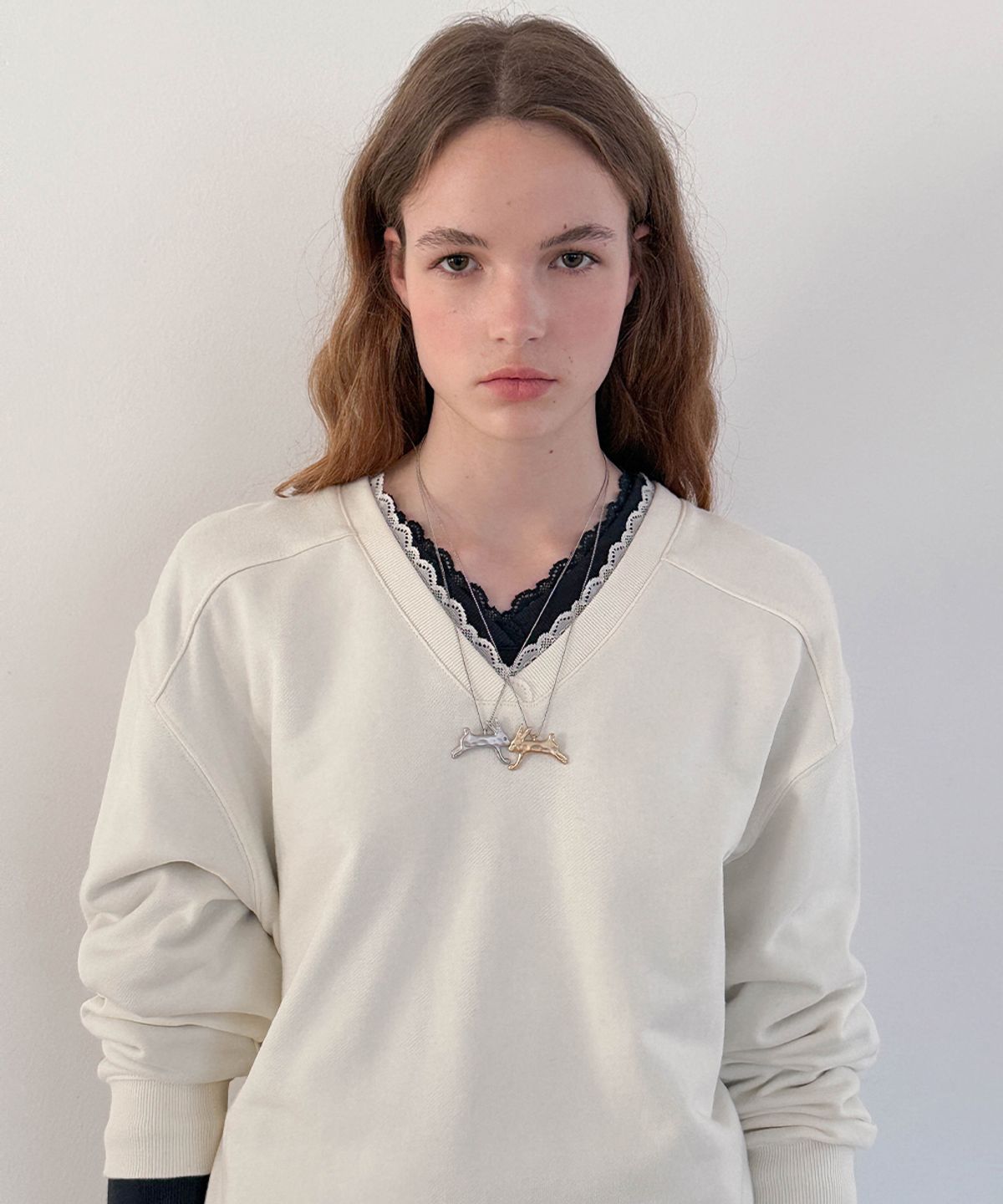 시눈(SINOON) [아이브 레이 착용] SN Lace Sweatshirt (Cream)