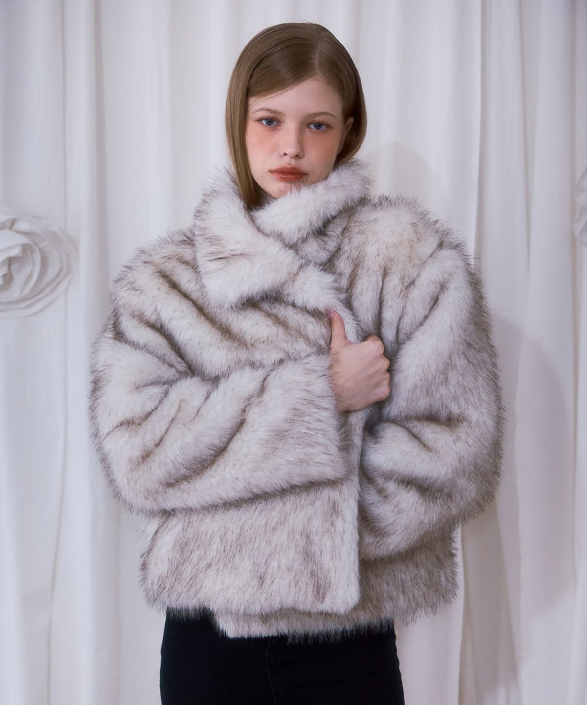 로제프란츠(ROSEFRANTZ) Crop Mix Fur Jacket [Beige]